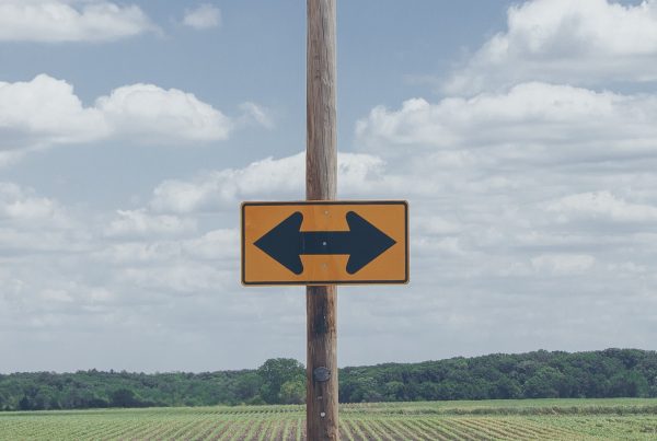 photo of yellow arrow road signage 977603 1